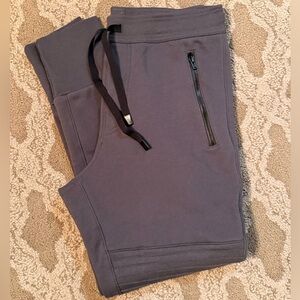 ALO Yoga Soft Gray Fleece Apparel-Men’s Size Medium